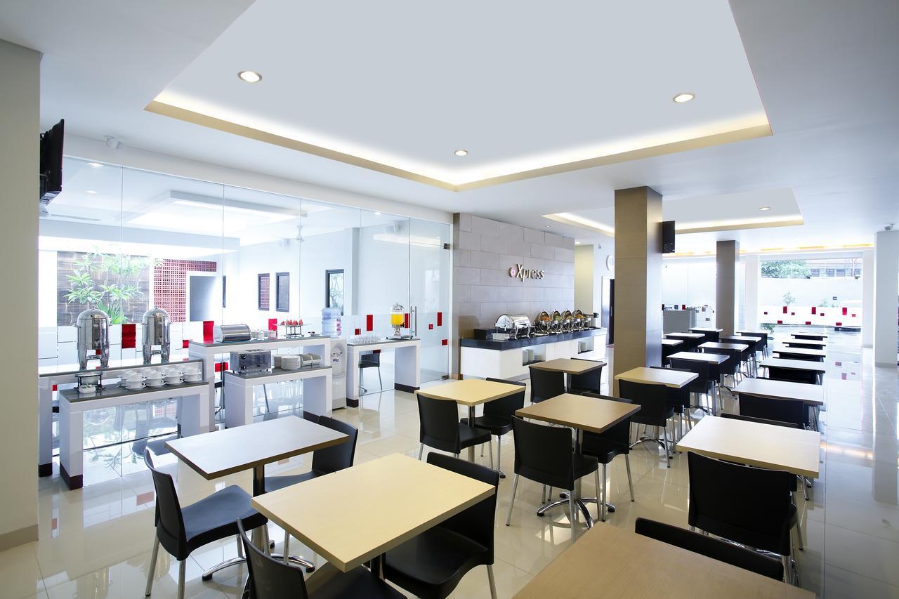 Amaris Hotel Madiun Buitenkant foto