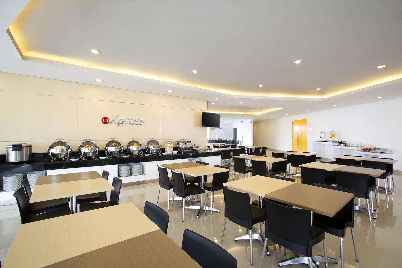Amaris Hotel Madiun Buitenkant foto