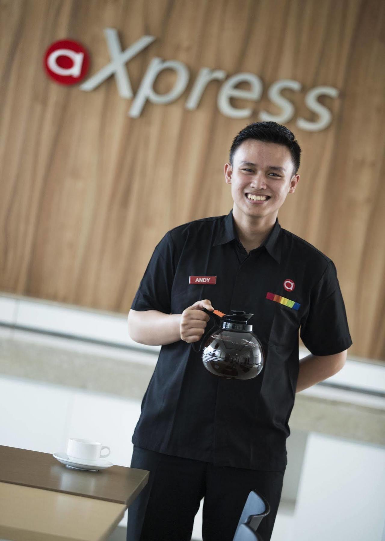 Amaris Hotel Madiun Buitenkant foto